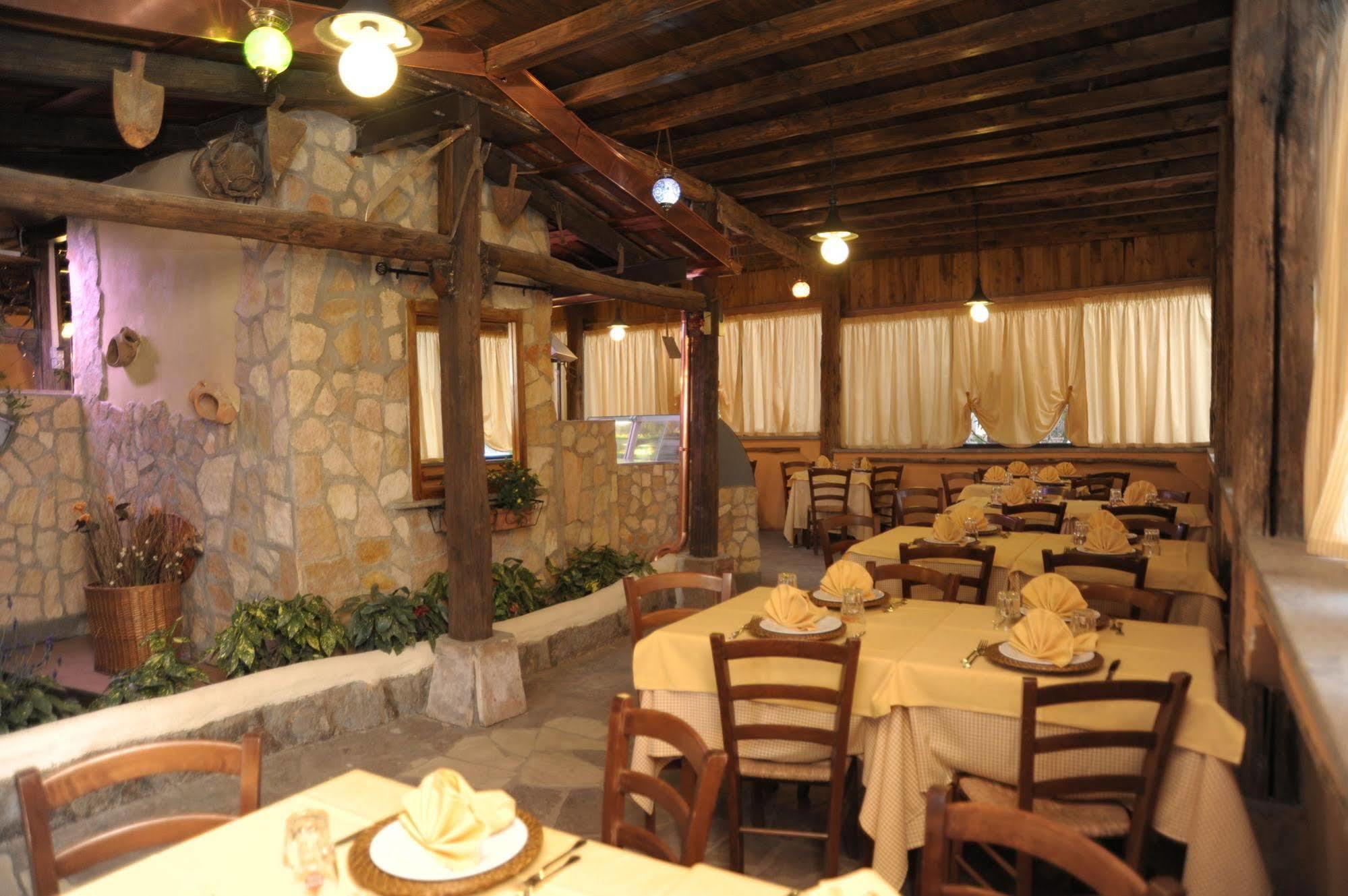 Casale Certosa Hotel Pavona Kültér fotó