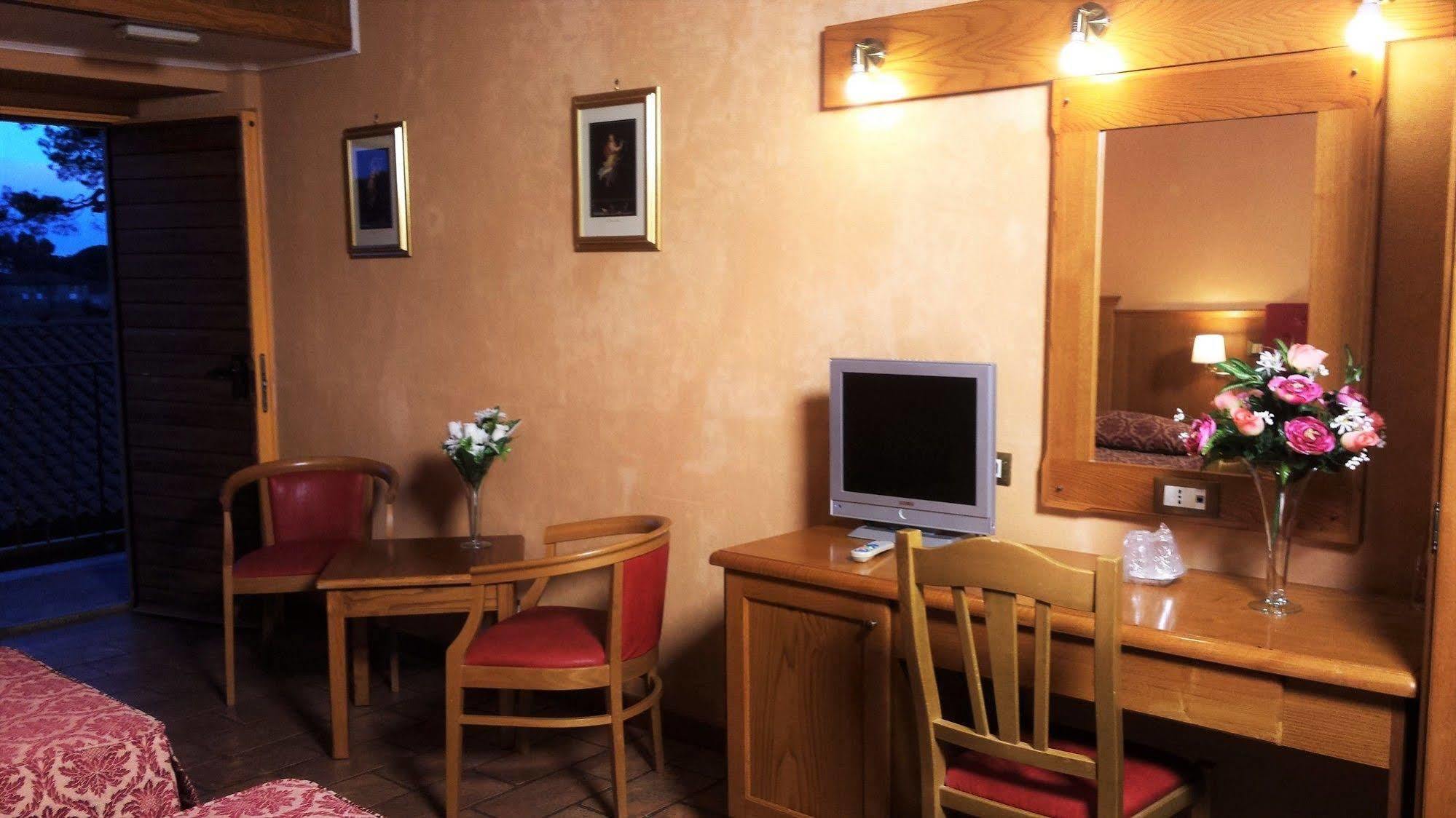 Casale Certosa Hotel Pavona Kültér fotó